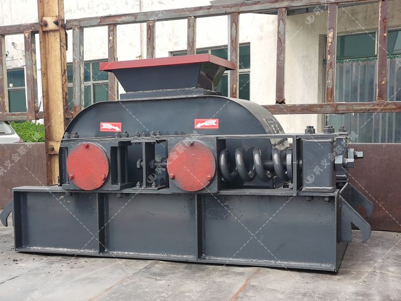 2PG400*250小型對(duì)輥破碎機(jī)發(fā)往江蘇連云港破水渣