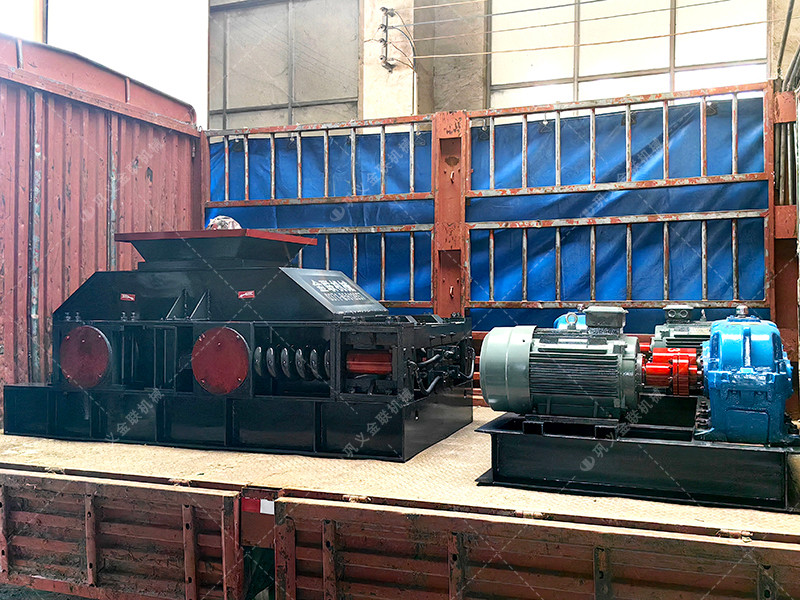 2PG800*600對(duì)輥破碎機(jī)發(fā)往廣東三江_鵝卵石制砂