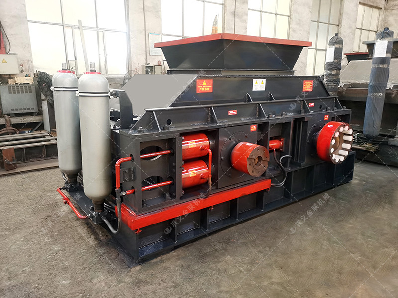 1200x800大型液壓對輥破碎機發(fā)貨 發(fā)往湖北