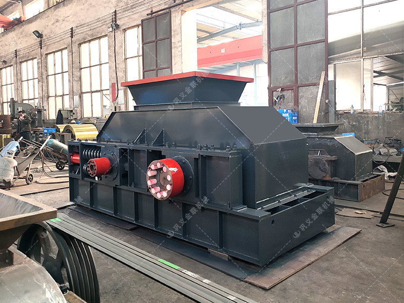 1208型直連式半自動(dòng)對輥制砂機(jī)發(fā)貨