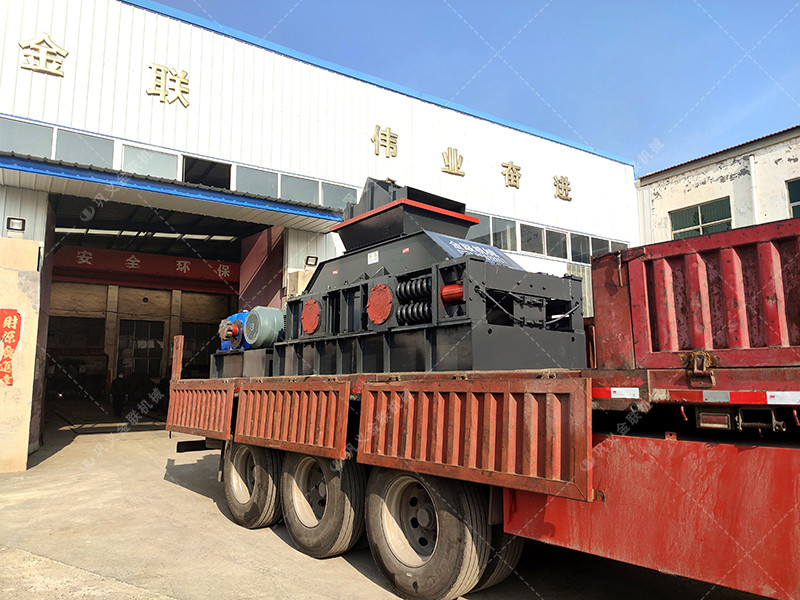 1208型直連式半自動(dòng)對輥制砂機(jī)發(fā)貨