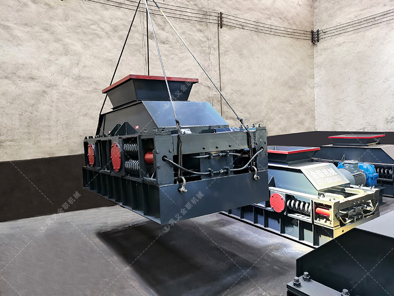 中型2PG1007彈簧式對輥制砂機(jī)發(fā)貨圖片